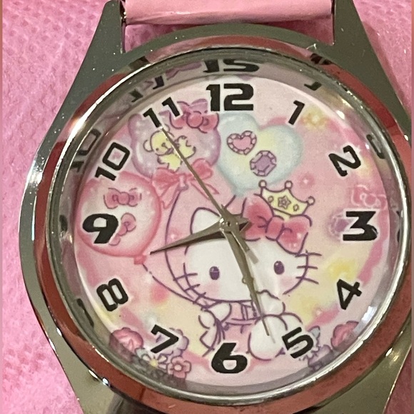 🆕 Hello Kitty - SANRIO Licensed Anime Character Wrist Watch - With Gift Box - Picture 3 of 7